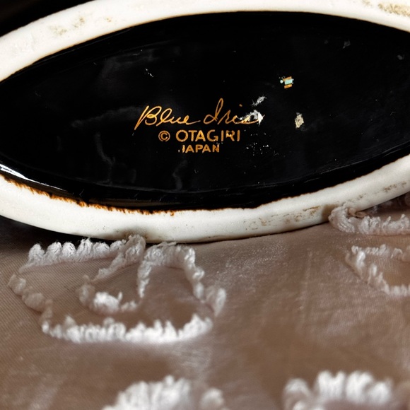 Otagiri Black Vase with Blue Floral Design - Picture 5 of 8